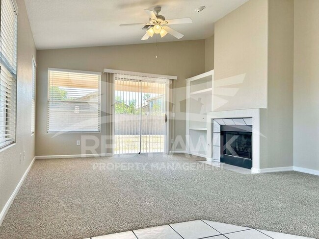 Building Photo - 437 W San Angelo St