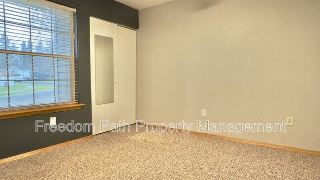 Building Photo - 1181 Elderberry Cir