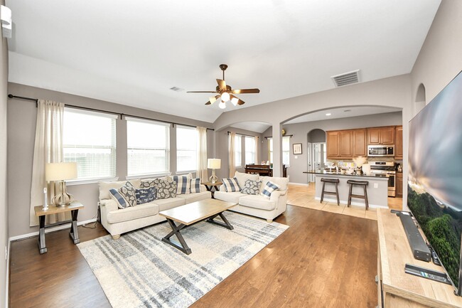 Building Photo - 6810 Hunters Trace Ln