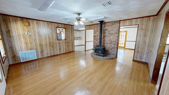 Building Photo - 497 High Hope Rd