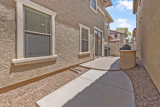 Building Photo - 3828 E Jasper Dr