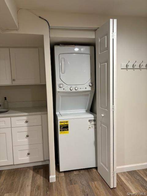 Building Photo - 28 W Neck Rd