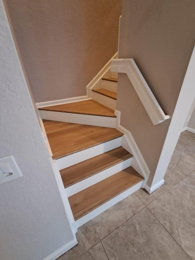 Building Photo - 3039 Laurel Ridge Cir