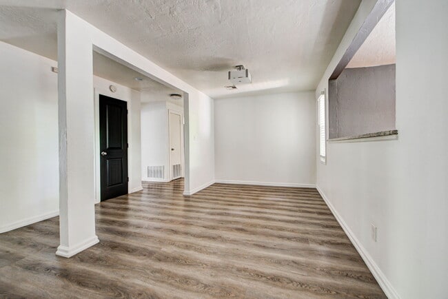 Building Photo - 1222 Camden Way