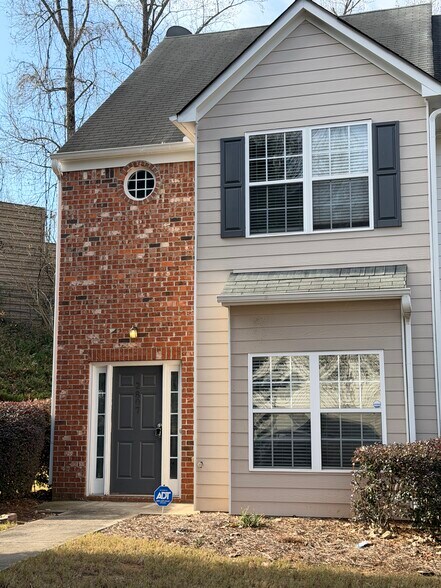 End unit Townhome - 2807 Snapfinger Mnr