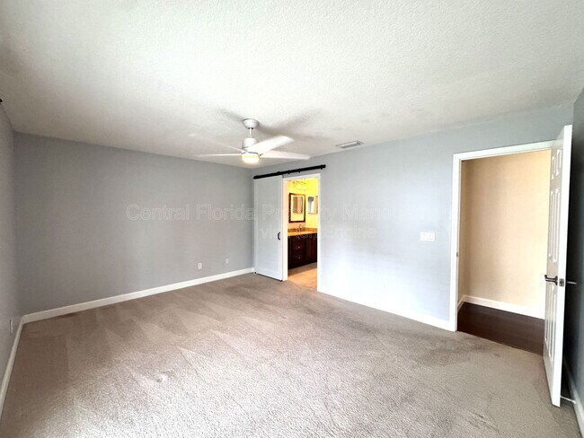 Building Photo - 4818 Breezy Palms Ct