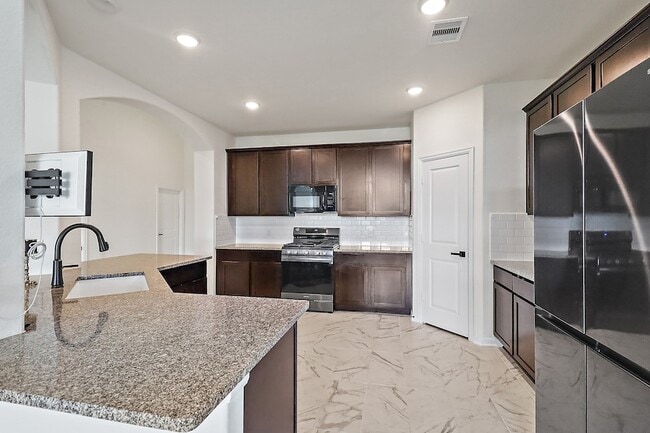 Building Photo - 14411 Black Cherry Hls St