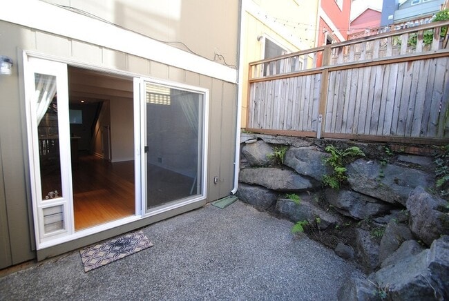 Building Photo - 39 Etruria St