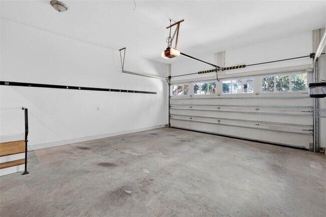 Building Photo - 1030 Village Oaks Ln
