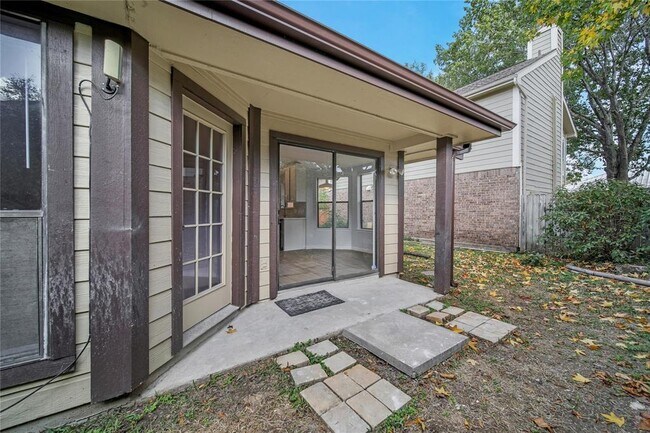 Building Photo - 14127 Highcroft Dr