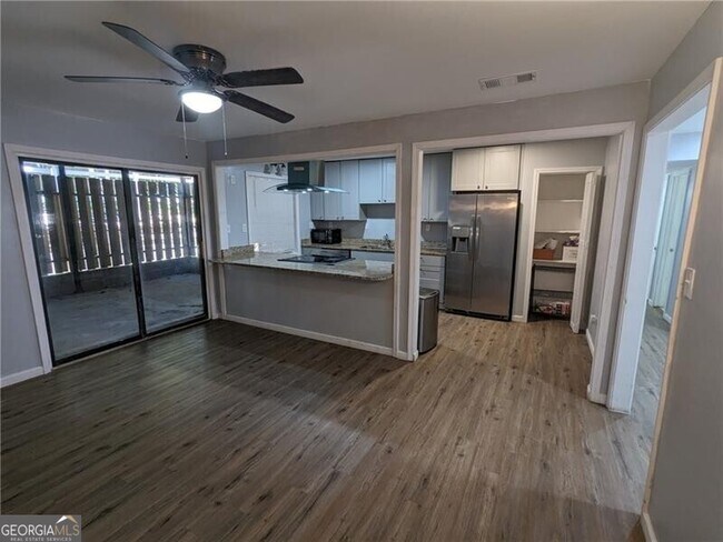 Building Photo - 365 Winding River Dr