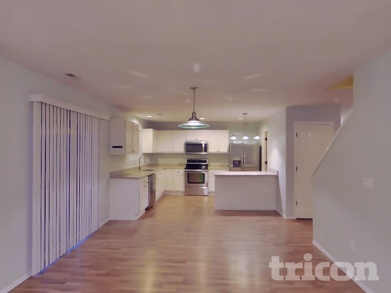 Building Photo - 2254 SW Siskin Cir