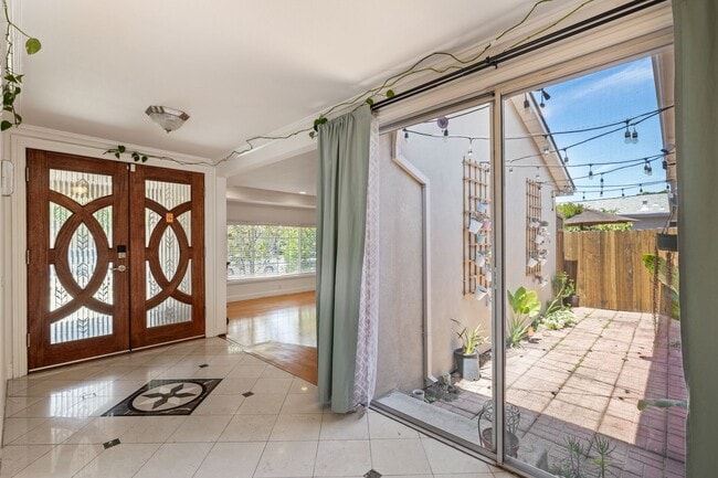 Building Photo - Beautiful home with Campbell schools