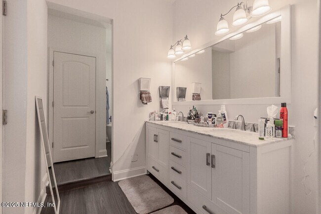 Building Photo - 14443 Stacey Rd