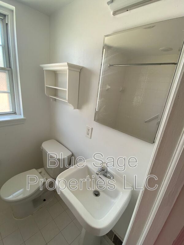 Building Photo - 279 Westpark Ln