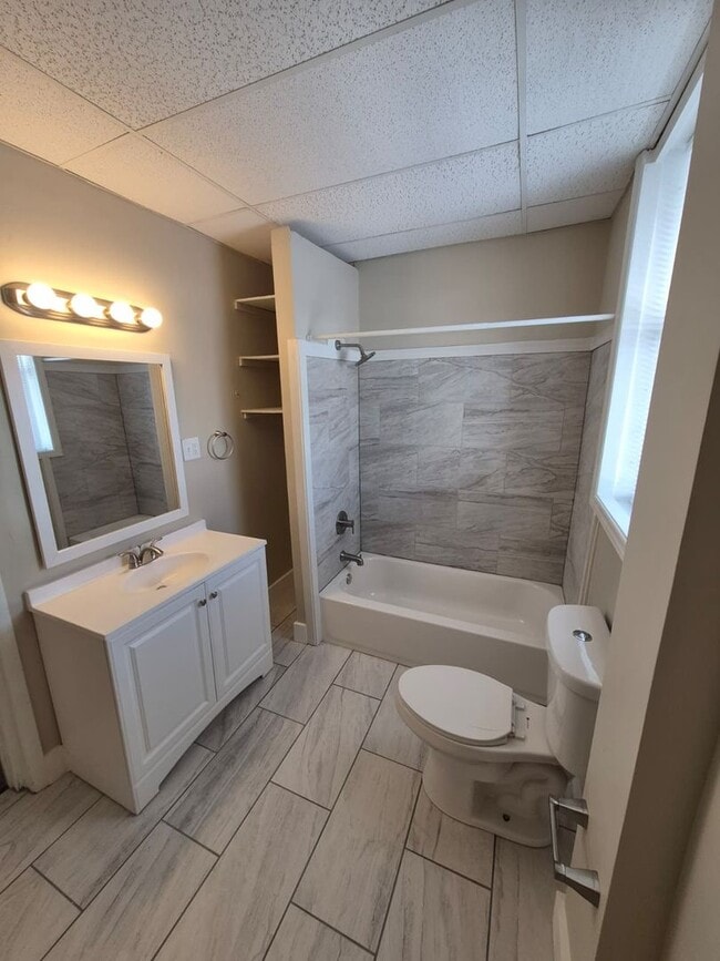 Building Photo - 132 Evergreen Ave