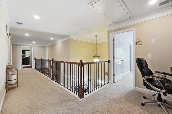 Building Photo - 915 Elmsbrook Ln