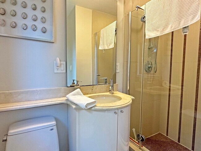 Building Photo - 6 Brownson Terrace