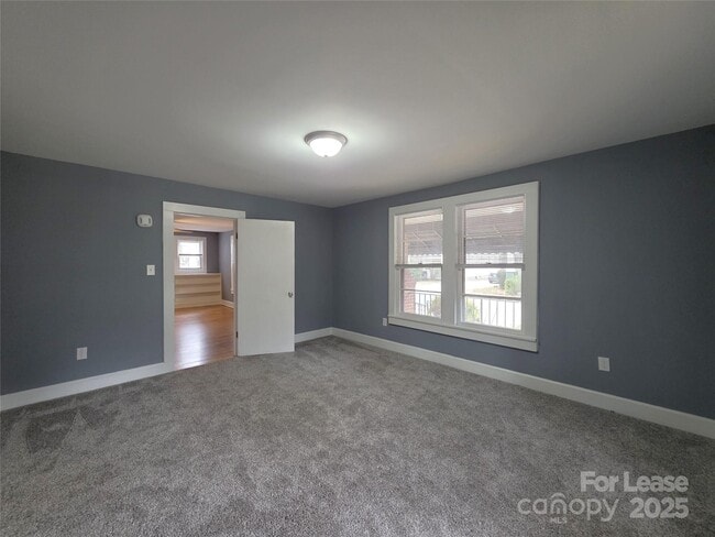 Building Photo - 222 W McCubbins St