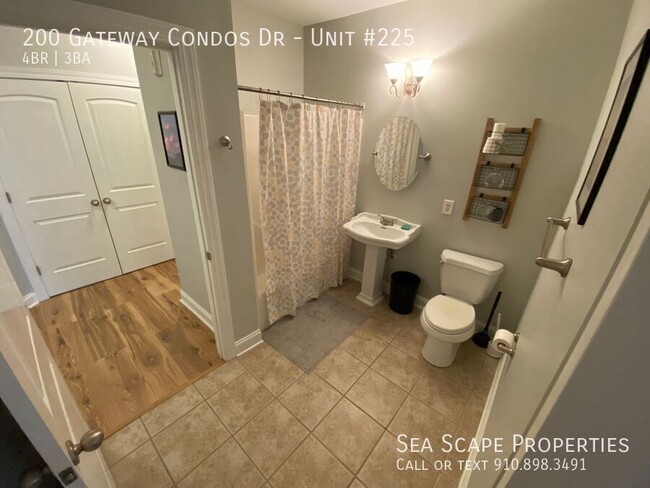 Building Photo - 4bed/2.5 Bath Apartment in Surf City