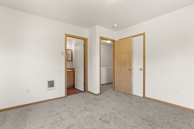 Building Photo - 2020 NE Rodney Ave