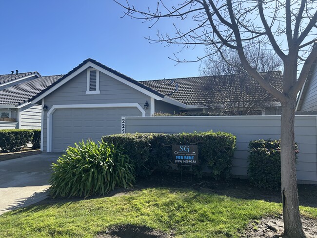 Building Photo - 2252 Southport Ln