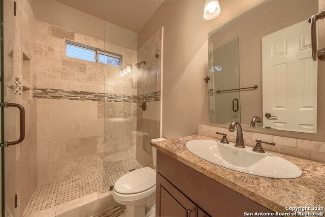 Building Photo - Situated on a desirable corner cul-de-sac lot!!