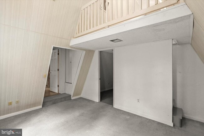 Building Photo - 555 McGlaughlin Rd
