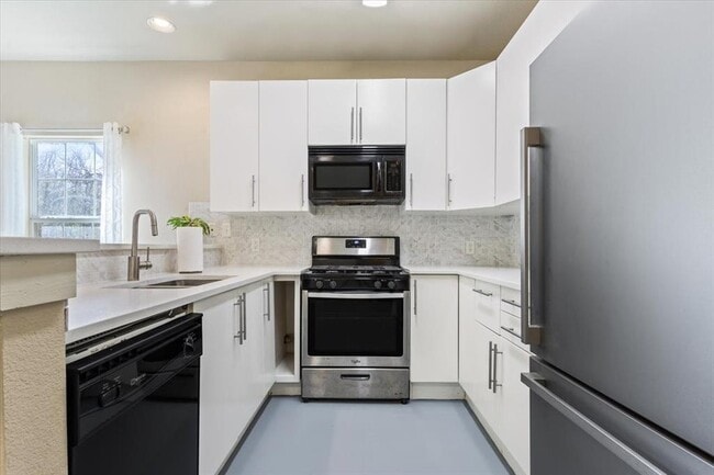 Building Photo - 1210 E M. Franklin Ave