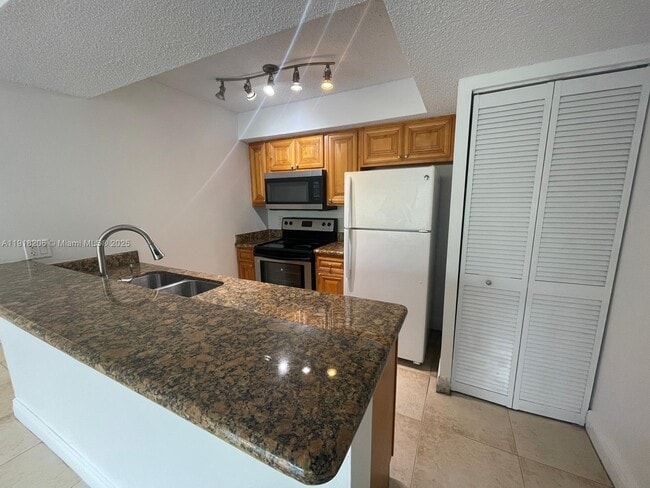 Building Photo - 5686 Rock Island Rd