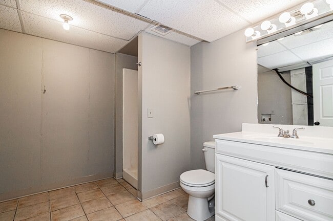 Building Photo - 1369 Parkside Dr