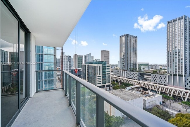 Building Photo - 11 NE 6th St