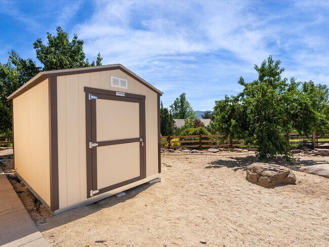 Building Photo - Fieldcreek Gem