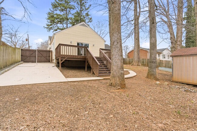 Building Photo - Beautiful, updated 3-bedroom, 2-bathroom brick ranch home in High Point with Fenced in yard