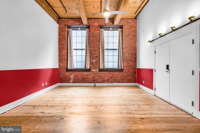 Building Photo - 313 Arch St