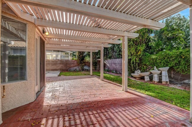 Building Photo - South Shore Estate