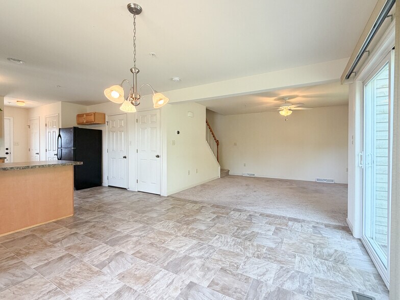 Building Photo - 271 Wildflower Dr