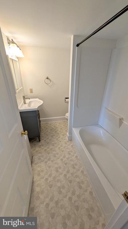 Building Photo - 302 Leidy Rd