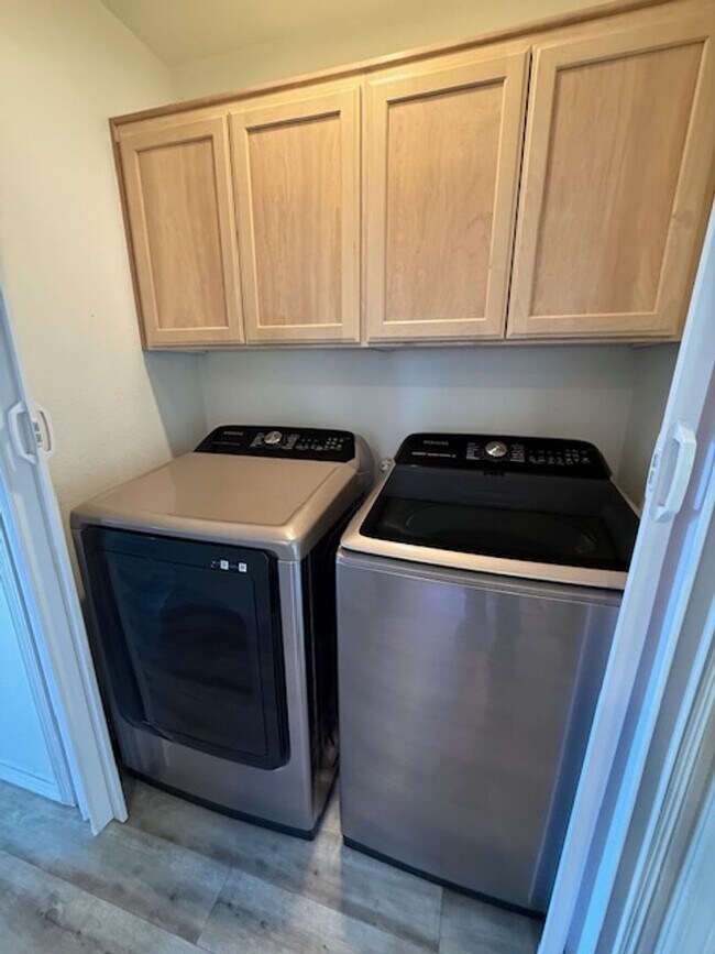 Building Photo - 577 Sunwood Dr NW
