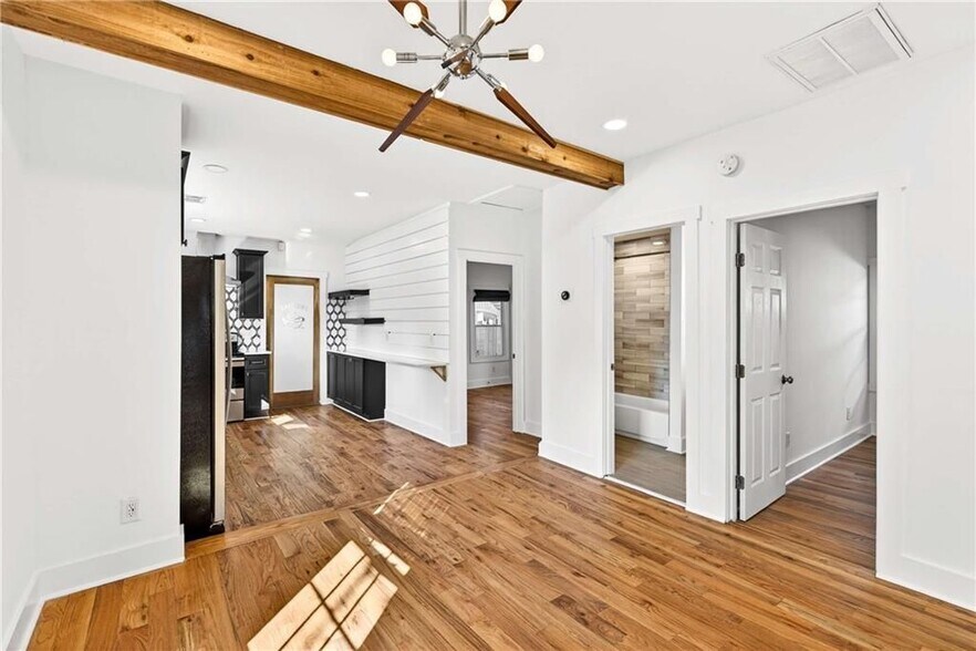 Building Photo - 1059 Fortress Ave SW