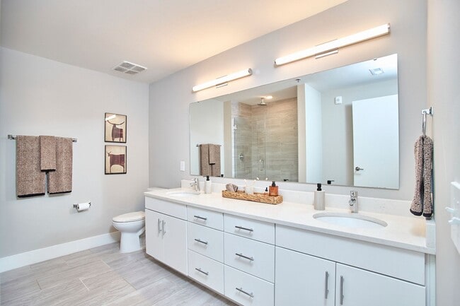 Building Photo - Condo in the Heart of Downtown Durham | Private Terrace + Amenities