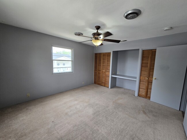 Building Photo - 4521 Rushmore Dr NE