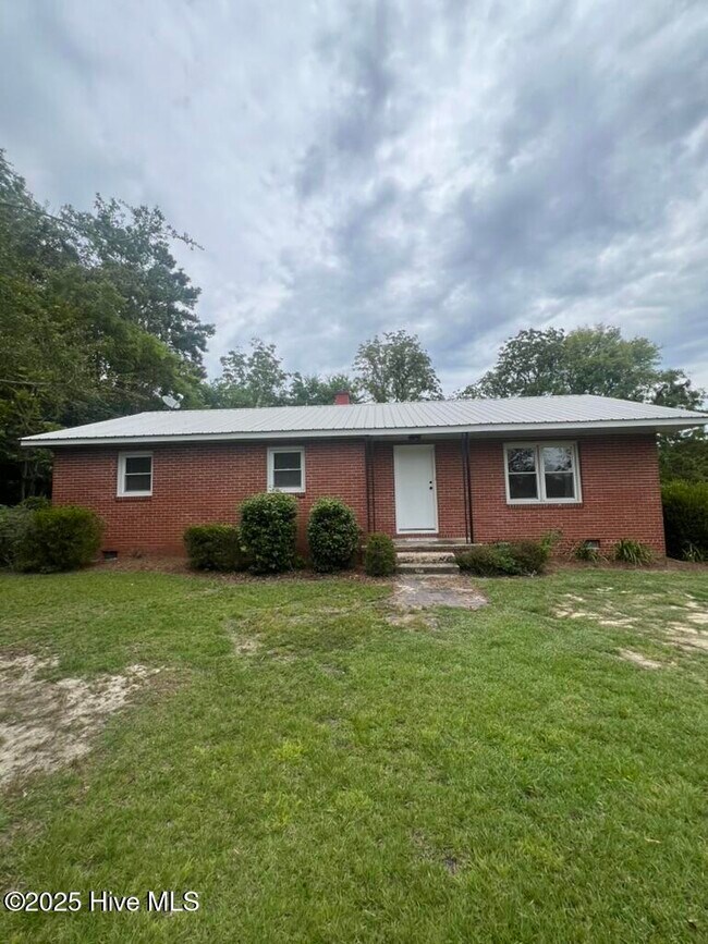Primary Photo - 10501 NC-211