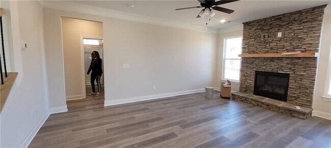 Building Photo - 6836 Benjamin Dr