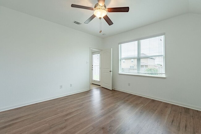 Building Photo - Beautiful 3 bedroom, 2 bathroom home in Manor!!!