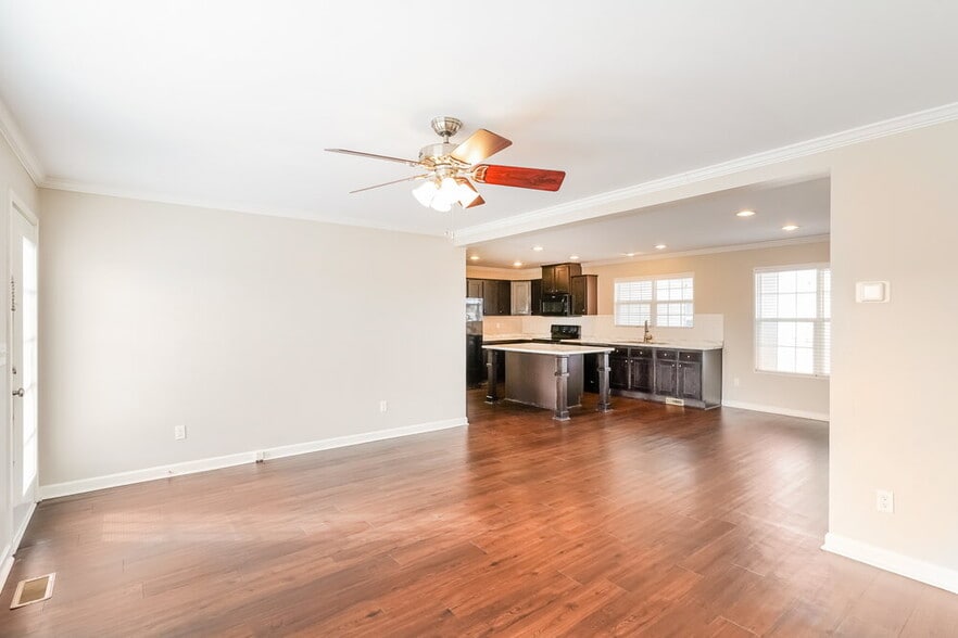 Building Photo - 2003 Vancroft Cir