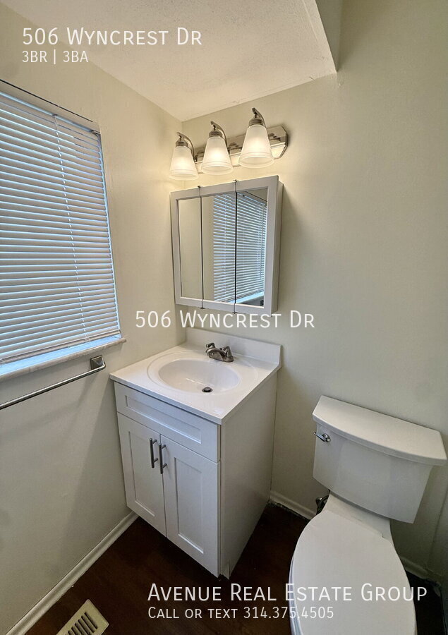 Building Photo - 506 Wyncrest Dr