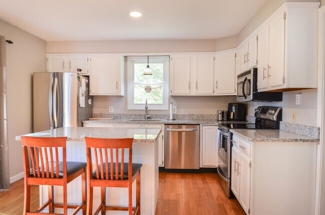 Building Photo - 52 Stockton St