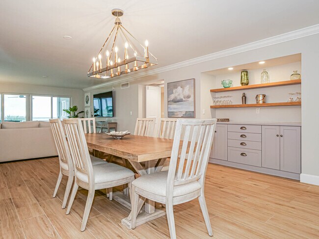 Building Photo - 8444 Oceanside Dr