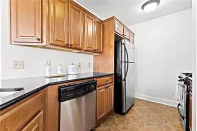 Building Photo - {4555 #205} Ponce De Leon Condo Available ...